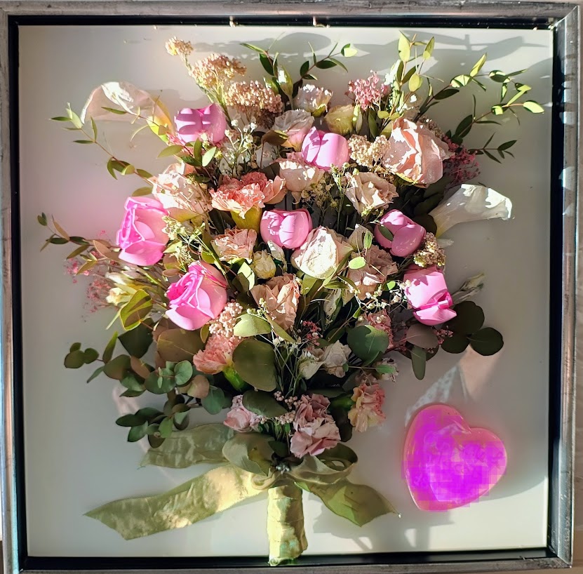 bevar brudebuketten, buket, brudebuket, ,pressede blomster, tørret buket, tørrede blomster, bevar brudebuket, presset brudebuket, presning af brudebuket, brudebulet i displat, brudebuket i kasse , brudebuket i resin, forevig brudebuket, brudebuket med LEGO